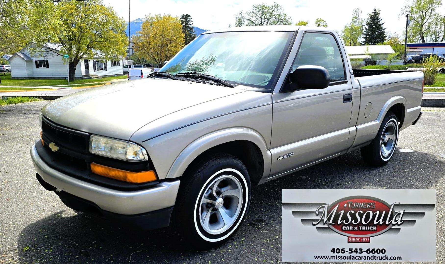 2000 Pewter /Gray Chevrolet S10 Pickup Long Bed 2WD (1GCCS1441YK) with an 2.2L L4 OHV 8V engine, 5 Speed Manual transmission, located at 450 N Russell, Missoula, MT, 59801, (406) 543-6600, 46.874496, -114.017433 - Photo#7