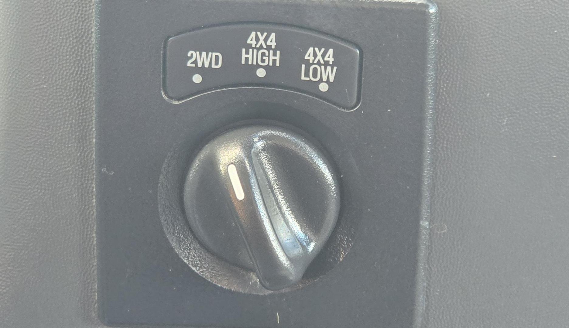 2003 Silver /Gray Ford F-250 SD XLT SuperCab 4WD (1FTNX21P43E) with an 6.0L V8 OHV 32V TURBO DIESEL engine, 6 Speed Manual transmission, located at 450 N Russell, Missoula, MT, 59801, (406) 543-6600, 46.874496, -114.017433 - Practically a Unicorn. 2 Owner Long Box 6.0 PowerStroke Diesel with a 6 Speed Manual Transmission. The Ultimate Work Truck. Power Drivers Seat. Air. Cruise. Tilt. Power Windows and Locks. Excellent Tires. AM FM CD Changer. Because of the age, our lenders do NOT offer financing on this vehicle. - Photo#19