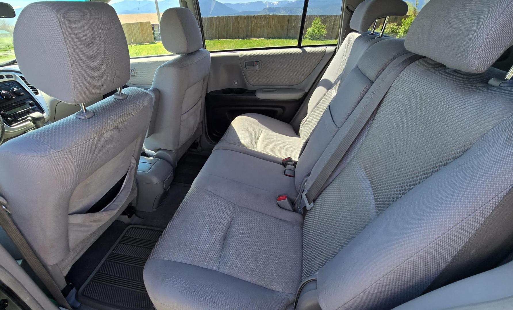 2004 Green /Tan Toyota Highlander Limited V6 4WD (JTEEP21AX40) with an 3.3L V6 DOHC 24V engine, 5-Speed Automatic Overdrive transmission, located at 450 N Russell, Missoula, MT, 59801, (406) 543-6600, 46.874496, -114.017433 - Another Clean Toyota AWD SUV. Strong 3.3L V6 Engine Automatic Transmission. 3rd Row Seating. Cold Air Conditioning. Cruise Control. Tilt Steering. Power Windows and Locks. AM FM CD Player. Tires are excellent. Clean Title and Carfax. It's a AWD Toyota so it won't last long. Because oft he age, ou - Photo#12