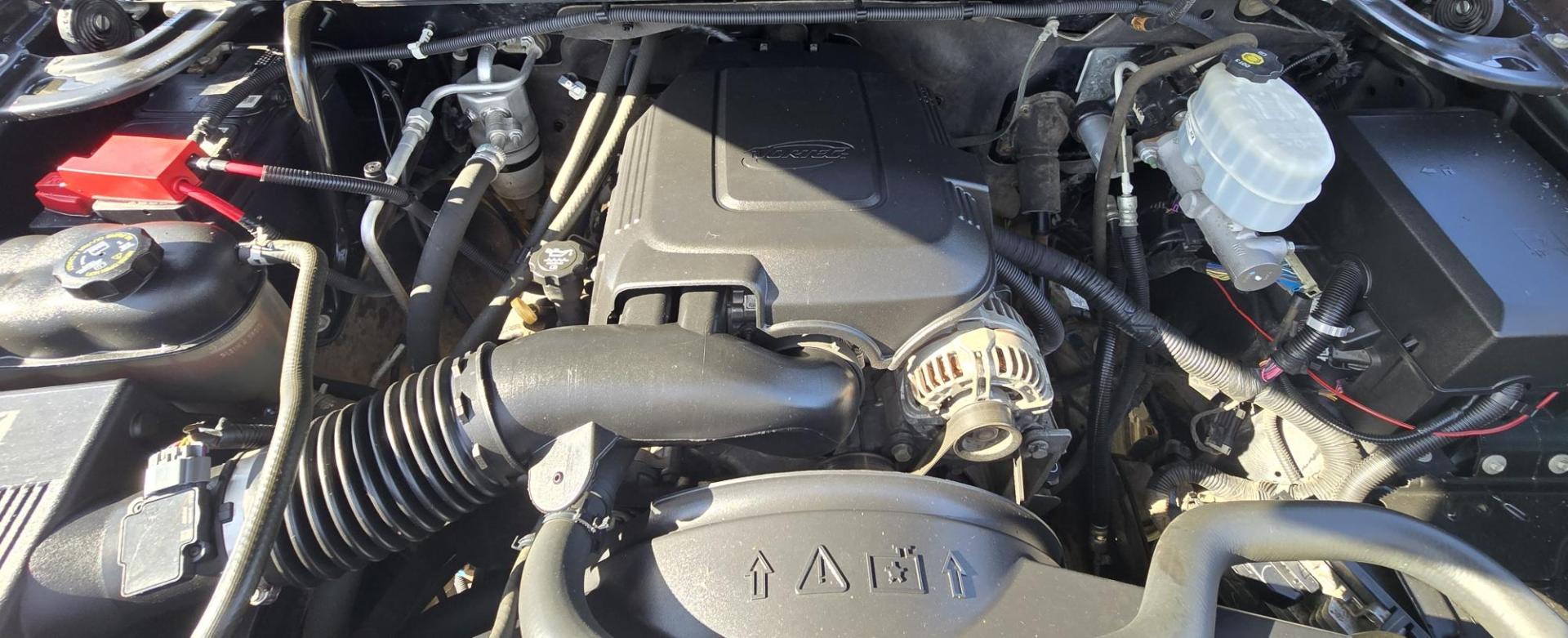 2010 Black /Black Chevrolet Silverado 2500HD LT1 Crew Cab 4WD (1GC4KXBG4AF) with an 6.0L V8 OHV 16V FFV engine, 6-Speed Automatic transmission, located at 450 N Russell, Missoula, MT, 59801, (406) 543-6600, 46.874496, -114.017433 - Nice Heavy Duty 3/4 Ton 4WD. 6.0L V8 Engine. 6 Speed Automatic Transmission. Air Conditioning. Cruise Control. Tilt Wheel. Adjustable Foot Pedals. Power Windows and Locks. Built In Electronic Trailer Brake. Set up for Towing. Gooseneck Ball. Clean Title and Carfax. We Finance through local Credi - Photo#17