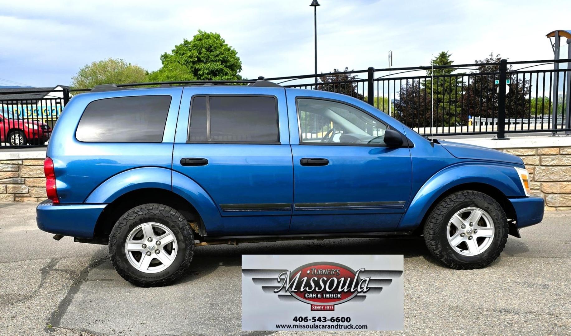 2005 Blue /Gray Dodge Durango Adventurer Model 2WD (1D4HD48D95F) with an 5.7L V8 OHV 16V engine, 5-Speed Automatic Overdrive transmission, located at 450 N Russell, Missoula, MT, 59801, (406) 543-6600, 46.874496, -114.017433 - Yup, It's got a Hemi! Roomy Rear Wheel Drive SUV with 3rd Row Seating. Air Conditioning was just serviced. Cruise Control. Power Windows and Locks. AM FM CD Player. Like New BF Goodrich Tires. Does have a small blemish on the left rear quarter panel. Clean Title and Carfax. Because of the age, ou - Photo#0