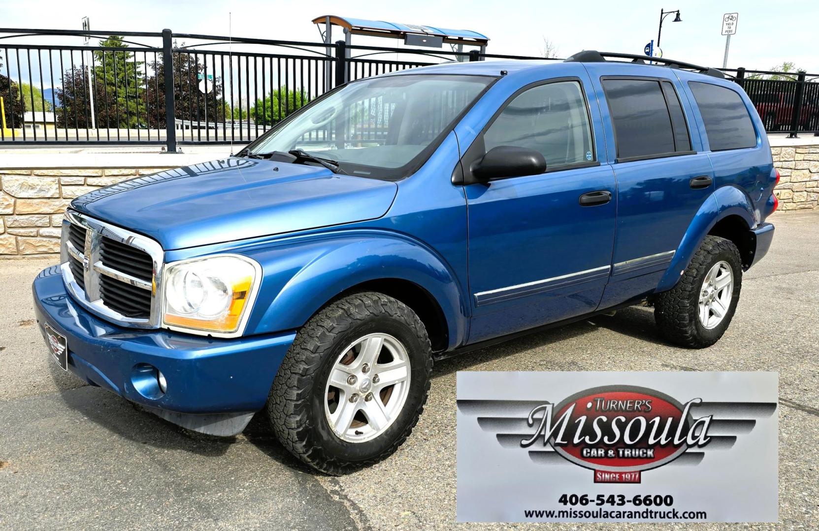 2005 Blue /Gray Dodge Durango Adventurer Model 2WD (1D4HD48D95F) with an 5.7L V8 OHV 16V engine, 5-Speed Automatic Overdrive transmission, located at 450 N Russell, Missoula, MT, 59801, (406) 543-6600, 46.874496, -114.017433 - Yup, It's got a Hemi! Roomy Rear Wheel Drive SUV with 3rd Row Seating. Air Conditioning was just serviced. Cruise Control. Power Windows and Locks. AM FM CD Player. Like New BF Goodrich Tires. Does have a small blemish on the left rear quarter panel. Clean Title and Carfax. Because of the age, ou - Photo#6
