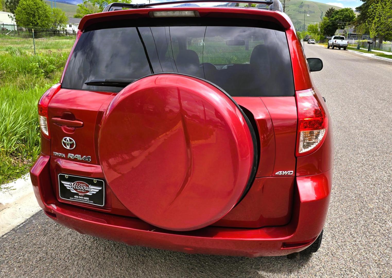 2007 Red /Tan Toyota RAV4 Base I4 4WD (JTMBD33V075) with an 2.4L L4 DOHC 16V engine, 4-Speed Automatic transmission, located at 450 N Russell, Missoula, MT, 59801, (406) 543-6600, 46.874496, -114.017433 - Reliable Toyota AWD. 2.4L I4 Engine. Automatic Transmission. Freezing Cold Air Conditioning. Cruise Control. Tilt Steering. AM FM CD Player. Power Windows and Locks. Has a Clean Title and Carfax. We Finance through local Credit Unions. We do NOT offer In House (Buy Here Pay Here) Financing. - Photo#4