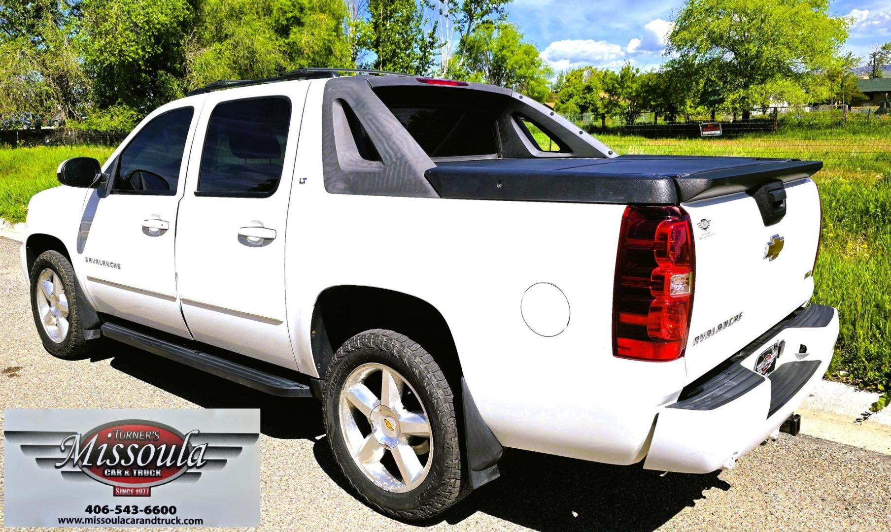 2008 White /Gray Chevrolet Avalanche LT 4WD (3GNFK12398G) with an 5.3L V8 OHV 16V FFV engine, 4-Speed Automatic Overdrive transmission, located at 450 N Russell, Missoula, MT, 59801, (406) 543-6600, 46.874496, -114.017433 - Highly Desirable 4WD Chevy Avalanche. 5.3L V8 Engine. Automatic Transmission. Power Seats. Air. Cruise. Tilt. Power Windows and Locks. AM FM CD Player. Adustable Pedals. Set up for Towing. We Finance through local Credit Unions. We do NOT offer In House (Buy Here Pay Here) Financing. - Photo#4