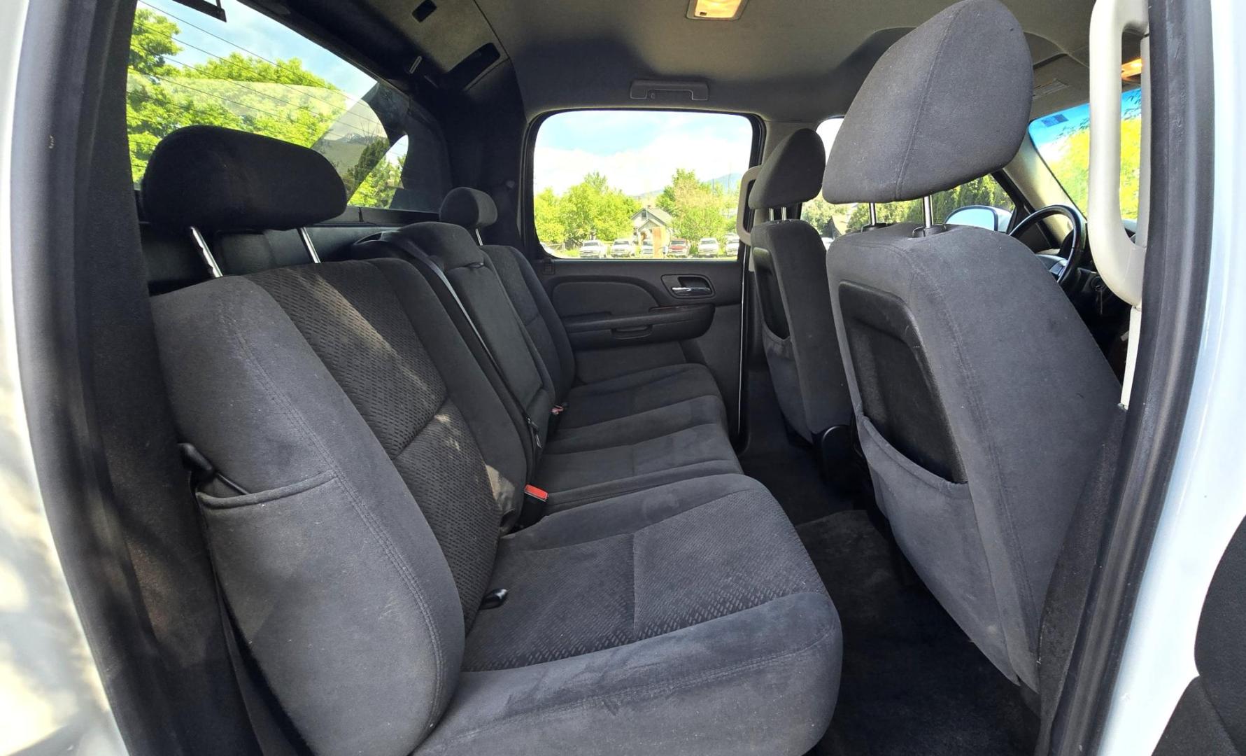 2008 White /Gray Chevrolet Avalanche LT 4WD (3GNFK12398G) with an 5.3L V8 OHV 16V FFV engine, 4-Speed Automatic Overdrive transmission, located at 450 N Russell, Missoula, MT, 59801, (406) 543-6600, 46.874496, -114.017433 - Highly Desirable 4WD Chevy Avalanche. 5.3L V8 Engine. Automatic Transmission. Power Seats. Air. Cruise. Tilt. Power Windows and Locks. AM FM CD Player. Adustable Pedals. Set up for Towing. We Finance through local Credit Unions. We do NOT offer In House (Buy Here Pay Here) Financing. - Photo#15