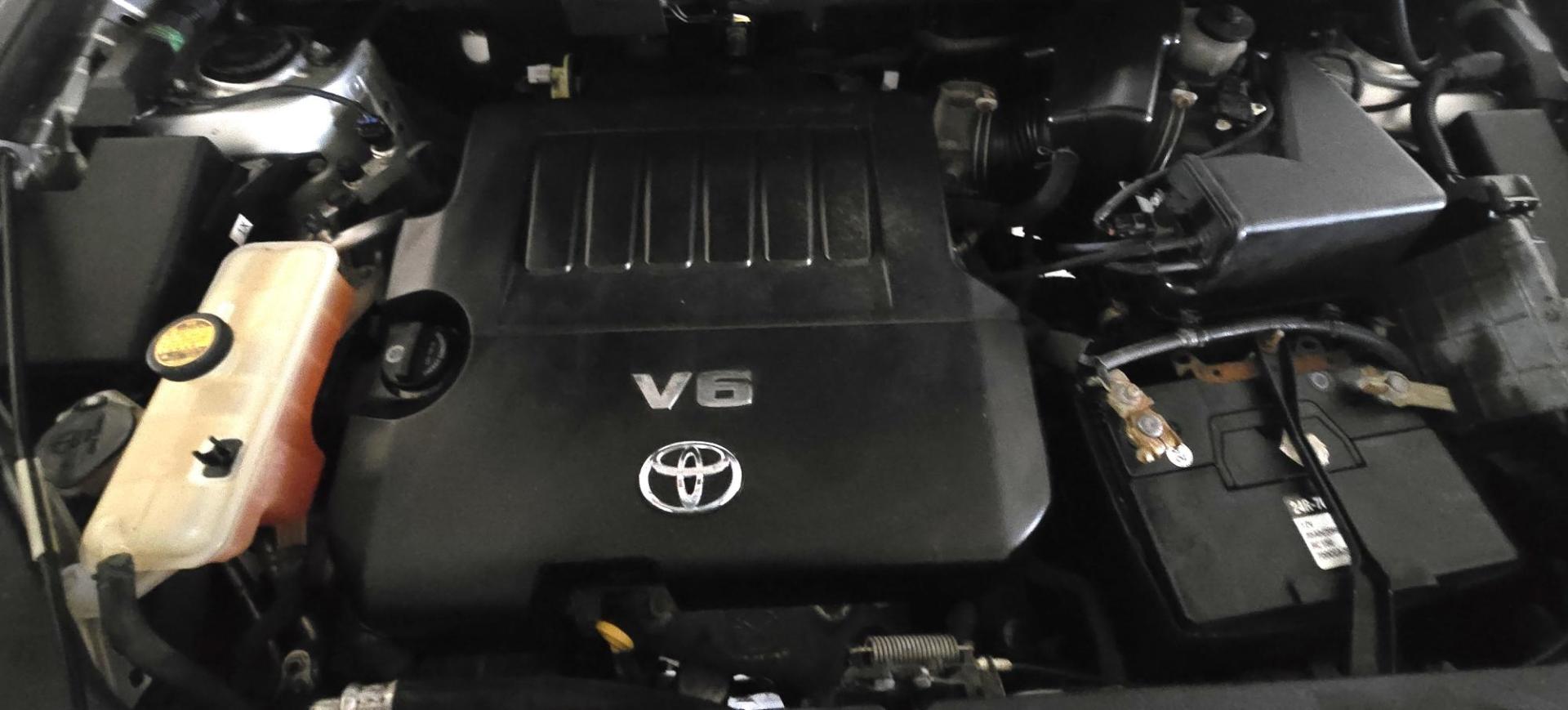 2012 Silver /Gray Toyota RAV4 Limited V6 4WD (2T3DK4DV5CW) with an 3.5L V6 DOHC 24V engine, 5-Speed Automatic transmission, located at 450 N Russell, Missoula, MT, 59801, (406) 543-6600, 46.874496, -114.017433 - Clean 2 Owner AWD Toyota SUV. Reliable 3.5L V6 Engine. Good Miles for a 2012, averaging less the 10K Miles a year. Heated Front Seats. Power Drivers Seat. Air. Cruise. Tilt. Backup Camera. AM FM CD Player. Bluetooth. Power Sunroof. Power Windows and Locks. We Finance through local Credit Unions. - Photo#20