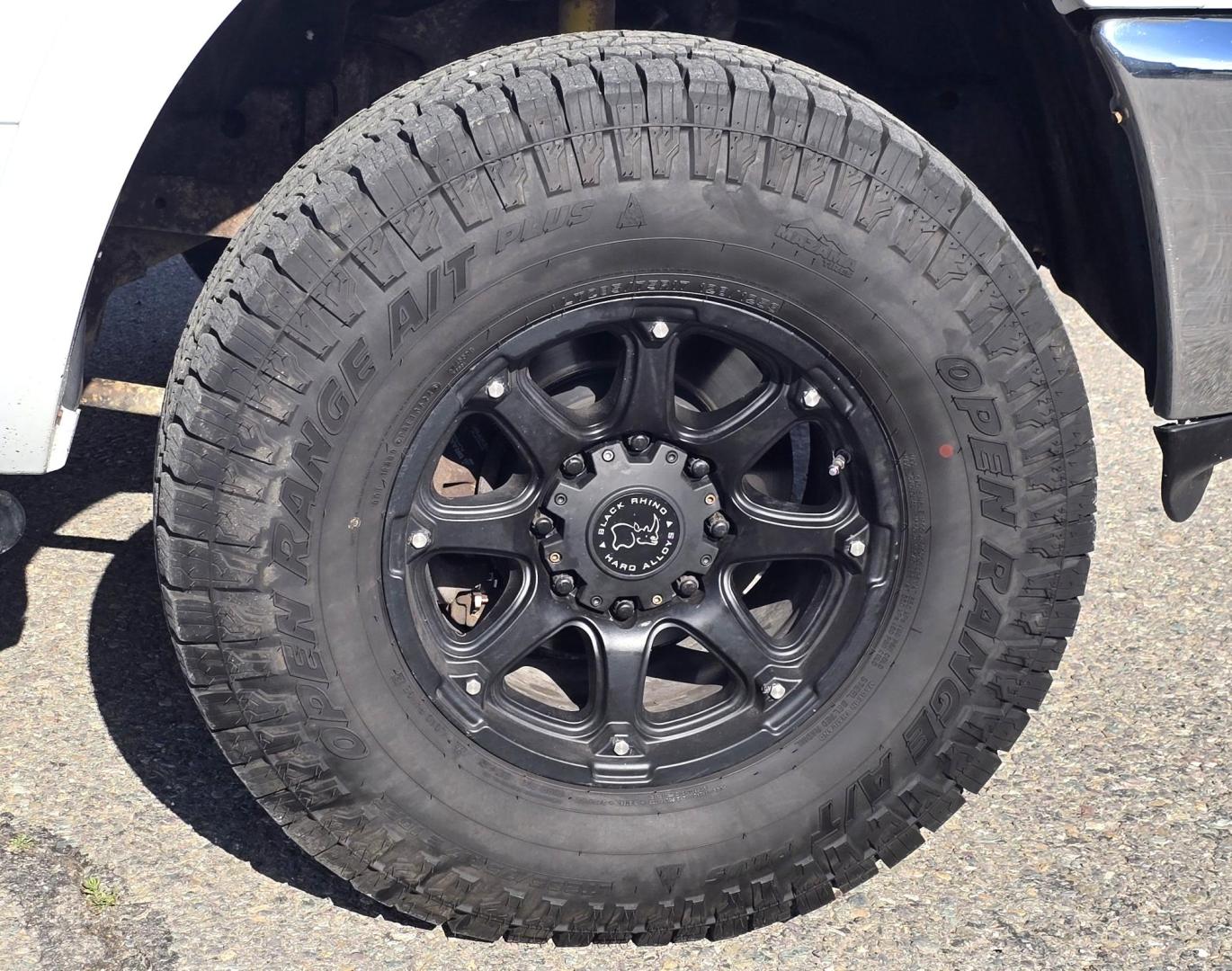 2012 White /Black Dodge Ram 3500 Laramie Longhorn Edition Mega Cab 4WD (3C63D3NL9CG) with an 6.7L L6 OHV 24V TURBO DIESEL engine, 6-Speed Automatic transmission, located at 450 N Russell, Missoula, MT, 59801, (406) 543-6600, 46.874496, -114.017433 - Another Beast of a Truck with Many Upgrades. 6.7L Cummins Diesel Engine. 6 Speed Automatic Transmission. 4WD. Front and Rear Heated Seats. Power Memory Front Seats, Cooled Front Seats. Heated Steering Wheel. AM FM CD Player. Bluetooth Audio and Phones. Front and Rear Climate Control. Backup Camera. - Photo#7