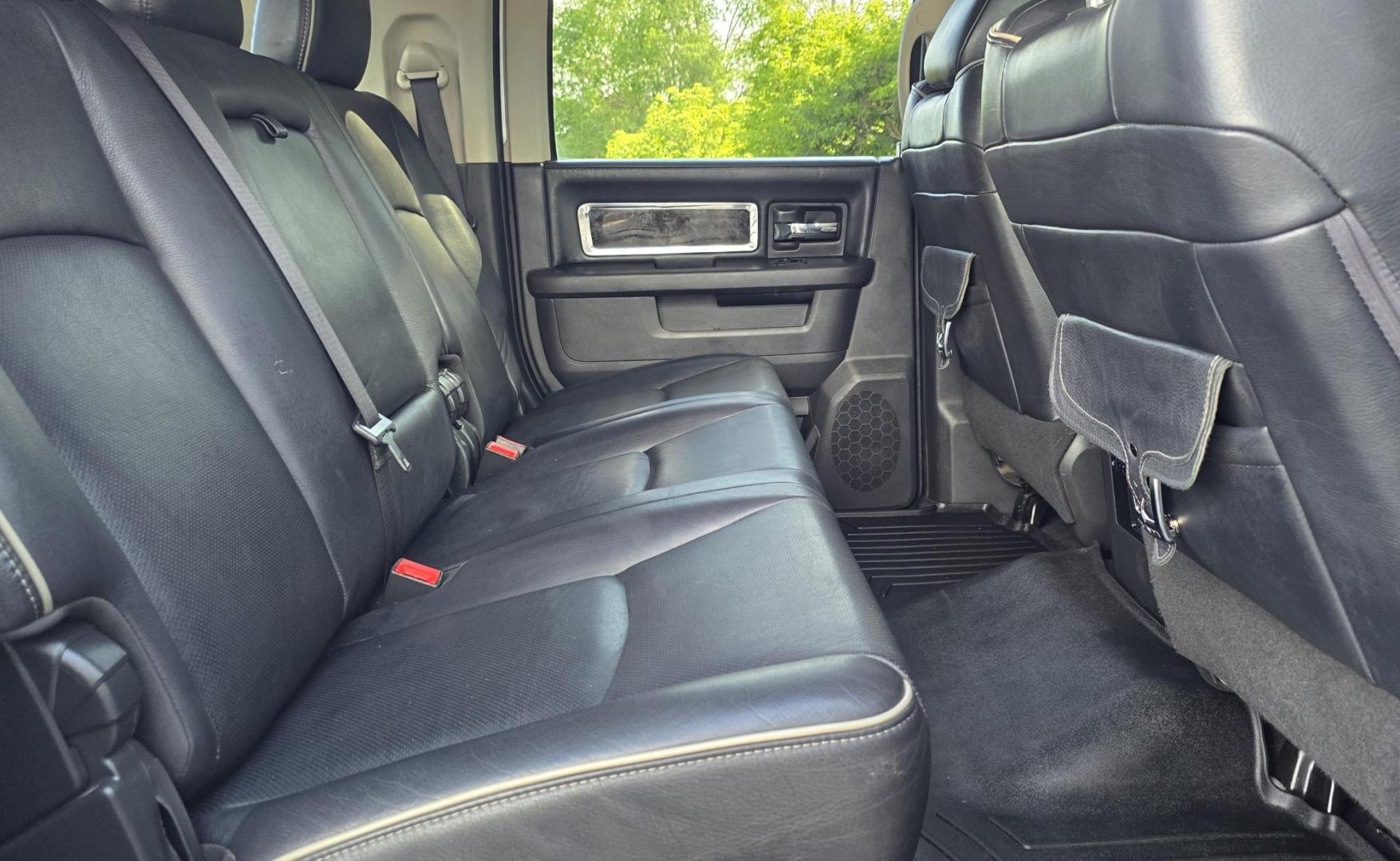 2012 White /Black Dodge Ram 3500 Laramie Longhorn Edition Mega Cab 4WD (3C63D3NL9CG) with an 6.7L L6 OHV 24V TURBO DIESEL engine, 6-Speed Automatic transmission, located at 450 N Russell, Missoula, MT, 59801, (406) 543-6600, 46.874496, -114.017433 - Another Beast of a Truck with Many Upgrades. 6.7L Cummins Diesel Engine. 6 Speed Automatic Transmission. 4WD. Front and Rear Heated Seats. Power Memory Front Seats, Cooled Front Seats. Heated Steering Wheel. AM FM CD Player. Bluetooth Audio and Phones. Front and Rear Climate Control. Backup Camera. - Photo#14