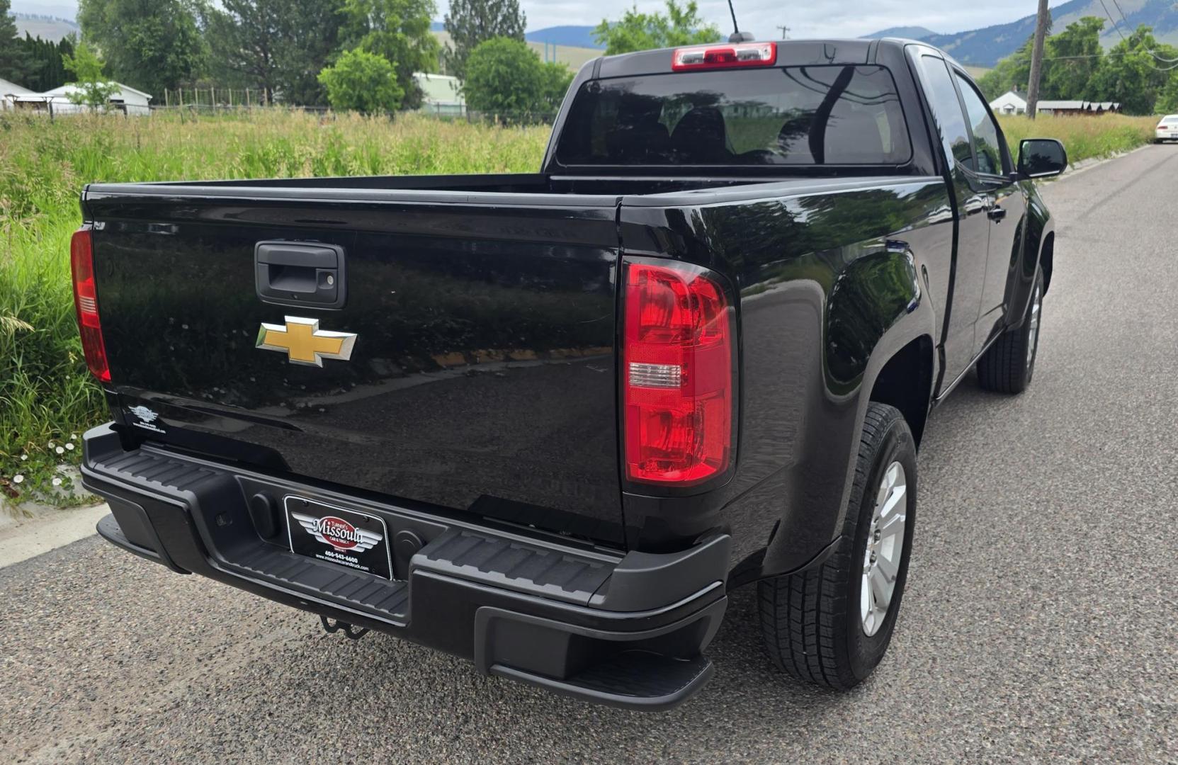 2017 Black /Black Chevrolet Colorado LT Ext. Cab 2WD (1GCHSCEAXH1) with an 2.5L L4 DOHC 16V GAS engine, 6A transmission, located at 450 N Russell, Missoula, MT, 59801, (406) 543-6600, 46.874496, -114.017433 - Score a Touchdown on this great Deal! One Owner 2017 Colorado LT 2WD Pickup. Economical 2.5L I4 Engine. Automatic Transmission. Air Conditioning. Tilt Steering. Cruise Control. Power Windows and Locks. Backup Camera. Touchscreen AM FM SAT with Bluetooth Audio and Phone Connection. Clean Title and Ca- Photo#7