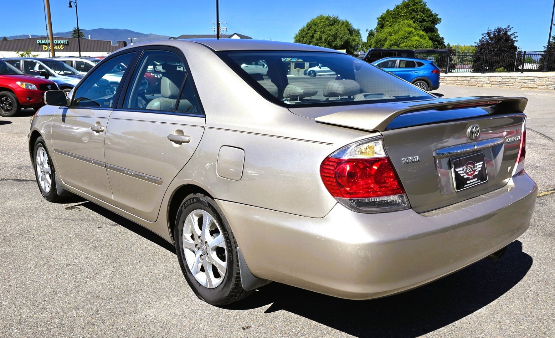 2006 Gold /Gray Toyota Camry XLE V6 (4T1BF32K16U) with an 3.0L V6 DOHC 24V engine, Automatic transmission, located at 450 N Russell, Missoula, MT, 59801, (406) 543-6600, 46.874496, -114.017433 - Well Maintained Local Consignment. 3.0L V6 Engine had the Timing Belt Replaced on 25K Miles ago.. Sunroof. Heated Front Seats, Air Conditioning. Power Windows and Locks. AM FM CD Player. Cruise Control. Front Wheel Drive. Because oft he age, our lenders do NOT offer financing.- Photo#4