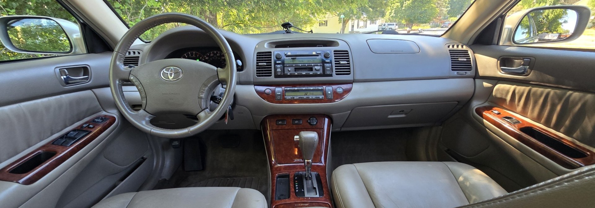 2006 Gold /Gray Toyota Camry XLE V6 (4T1BF32K16U) with an 3.0L V6 DOHC 24V engine, Automatic transmission, located at 450 N Russell, Missoula, MT, 59801, (406) 543-6600, 46.874496, -114.017433 - Well Maintained Local Consignment. 3.0L V6 Engine had the Timing Belt Replaced on 25K Miles ago.. Sunroof. Heated Front Seats, Air Conditioning. Power Windows and Locks. AM FM CD Player. Cruise Control. Front Wheel Drive. Because oft he age, our lenders do NOT offer financing.- Photo#10