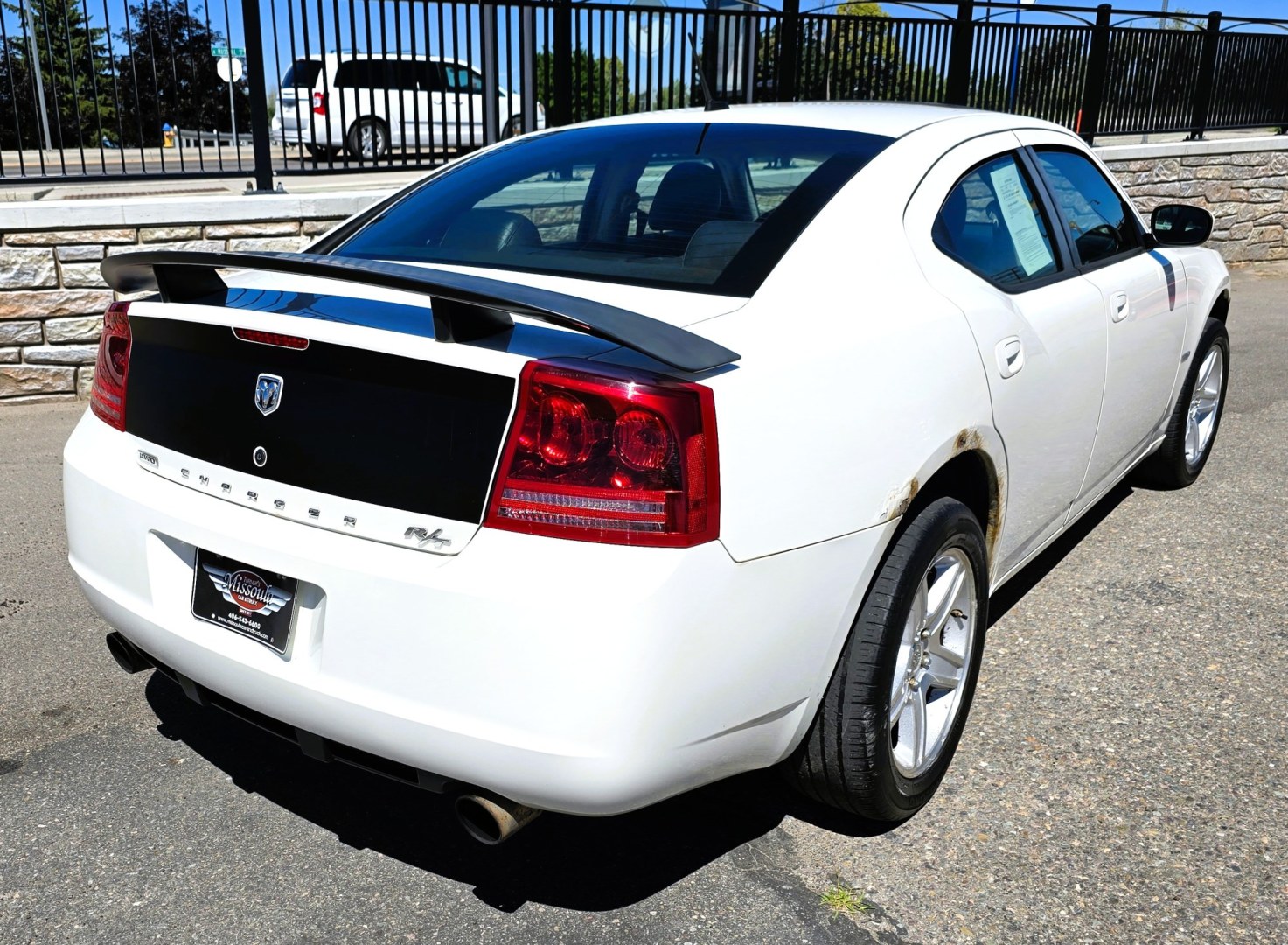 2008 White /Black Dodge Charger R/T AWD (2B3KK53H68H) with an 5.7L V8 OHV 16V engine, Automatic transmission, located at 450 N Russell, Missoula, MT, 59801, (406) 543-6600, 46.874496, -114.017433 - Yup. It's Got a Hemi. Former Law Enforcement Charger. 5.7L V8 that runs and sounds amazing. Sunroof. Remote Engine Start. Aftermarket Touch Screen Stereo. Power Windows and Locks. Air Conditioning.Heated Front Seats. Huge Trunk, Cruise Control. Has some rust but this baby scoots right down the road- Photo#8
