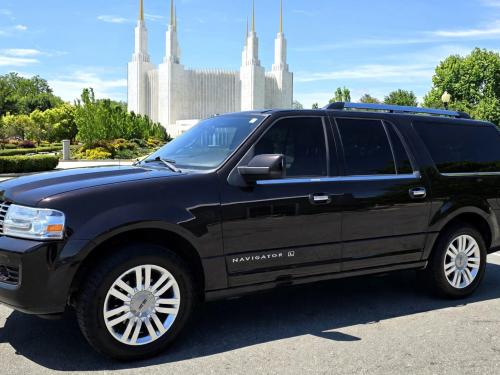 2013 Lincoln Navigator L  4WD Loaded!