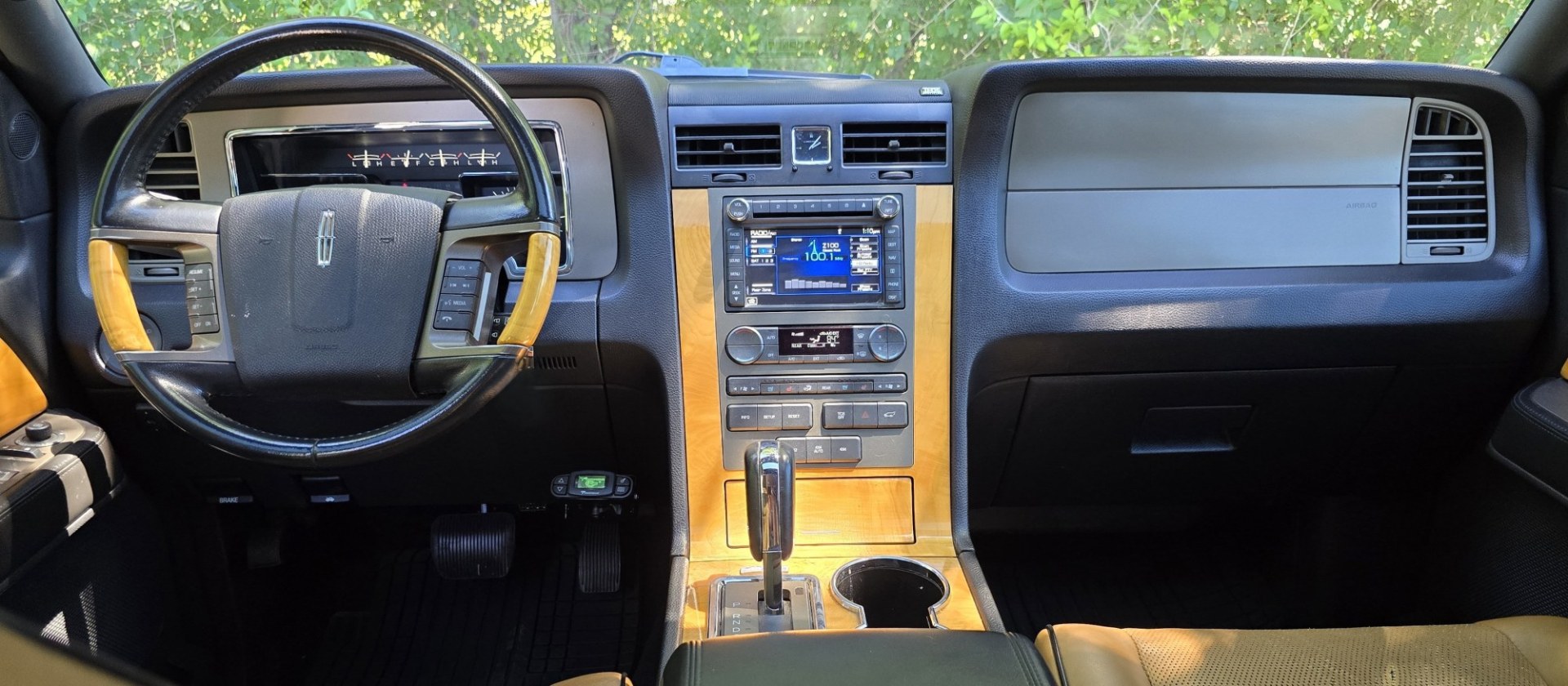 2013 Brown /Brown Lincoln Navigator L L 4WD (5LMJJ3J58DE) with an 5.4L V8 SOHC 24V engine, 6-Speed Automatic transmission, located at 450 N Russell, Missoula, MT, 59801, (406) 543-6600, 46.874496, -114.017433 - Gorgeous Metallic Kodiak Brown 4WD SUV with a 5.4L V8 Engine. Seats Eight People with room to spare. Nice Brown Leather Interior. Heated and Cooled Front Power Seats. Heated Middle Seats. Moon Roof. Navigation. 6 CD Changer. Touch Screen Stereo. Adjustable Foot Pedals. Front and Rear Climate Control- Photo#21