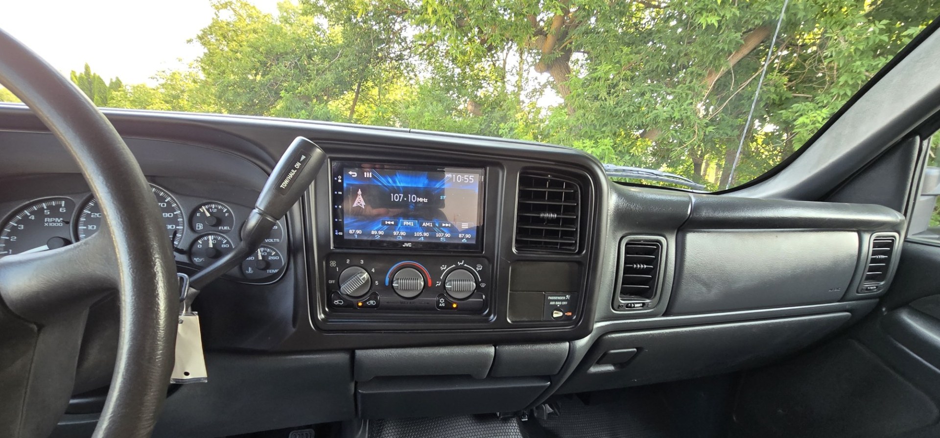 2002 Pewter /Brown Chevrolet Silverado 2500HD Ext. Cab Long Bed 4WD (1GCHK29U62E) with an 6.0L V8 OHV 16V engine, Automatic transmission, located at 450 N Russell, Missoula, MT, 59801, (406) 543-6600, 46.874496, -114.017433 - You read that right. Only 63,239 Miles. 4WD. 6.0L V8 Engine. Long Box. Extended Cab 4 Door. Automatic Transmission. Body is Very Straight. Air Conditioning. Cruise Control. Tilt Steering. Power Windows and Locks. Aftermarket Touch Screen Stereo with Bluetooth Audio and Phone Connection. Clean Title- Photo#11