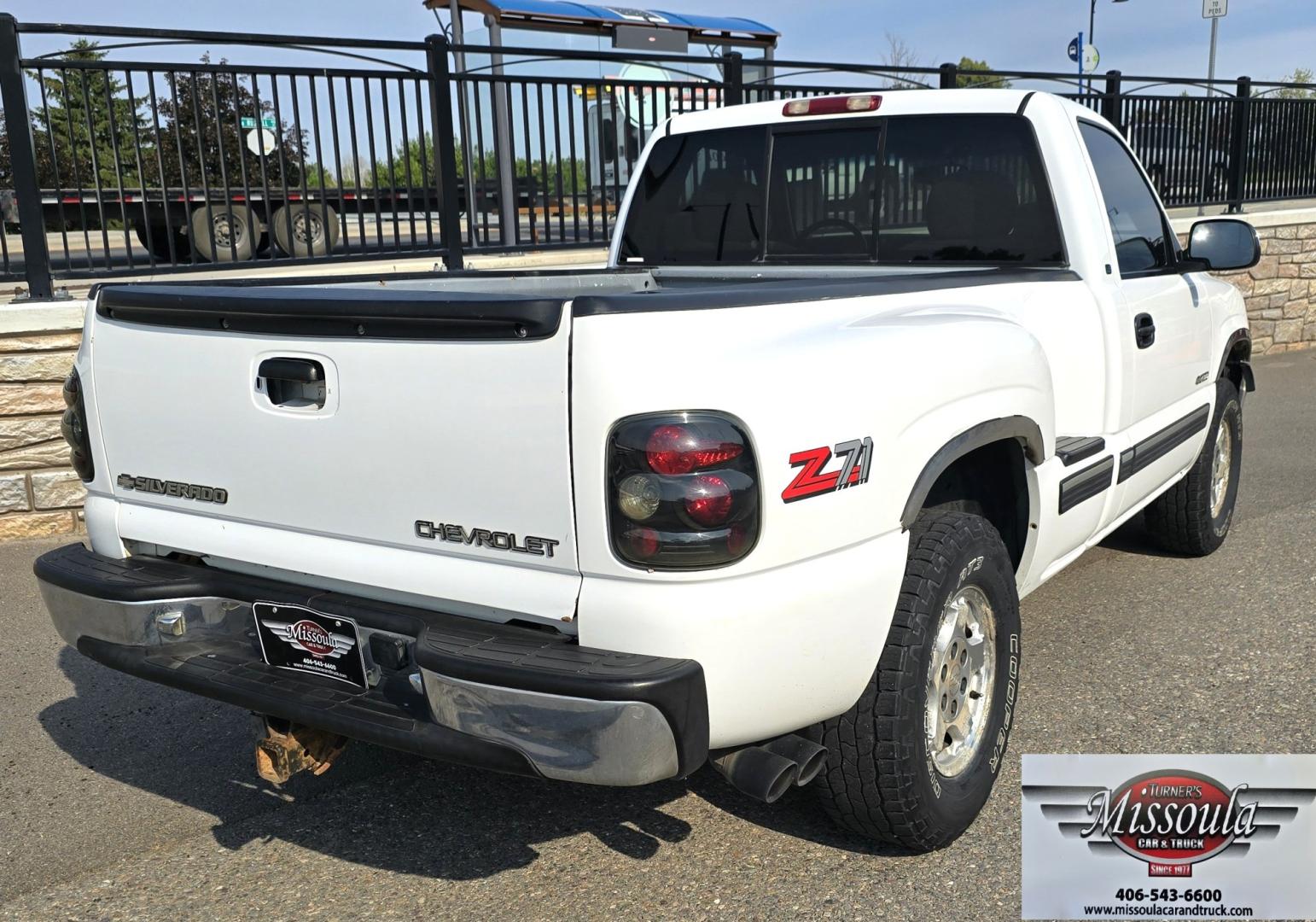 1999 White /Gray Chevrolet Silverado 1500 LS Regular Cab Short Box Stepside (1GCEK14TXXZ) with an 5.3L V8 OHV 16V engine, Automatic transmission, located at 450 N Russell, Missoula, MT, 59801, (406) 543-6600, 46.874496, -114.017433 - Here's a Very Rare Bird. 1/2 Ton Chevy 4WD Short Box Single Cab Stepside, or a Shorty in the 'Car World. 5.3L V8 Engine. Automatic Transmission. Power Windows. Air Conditioning. AM FM CD Player. Set up for Towing. Because of the age, our lenders do not offer financing on this vehicle.- Photo#4