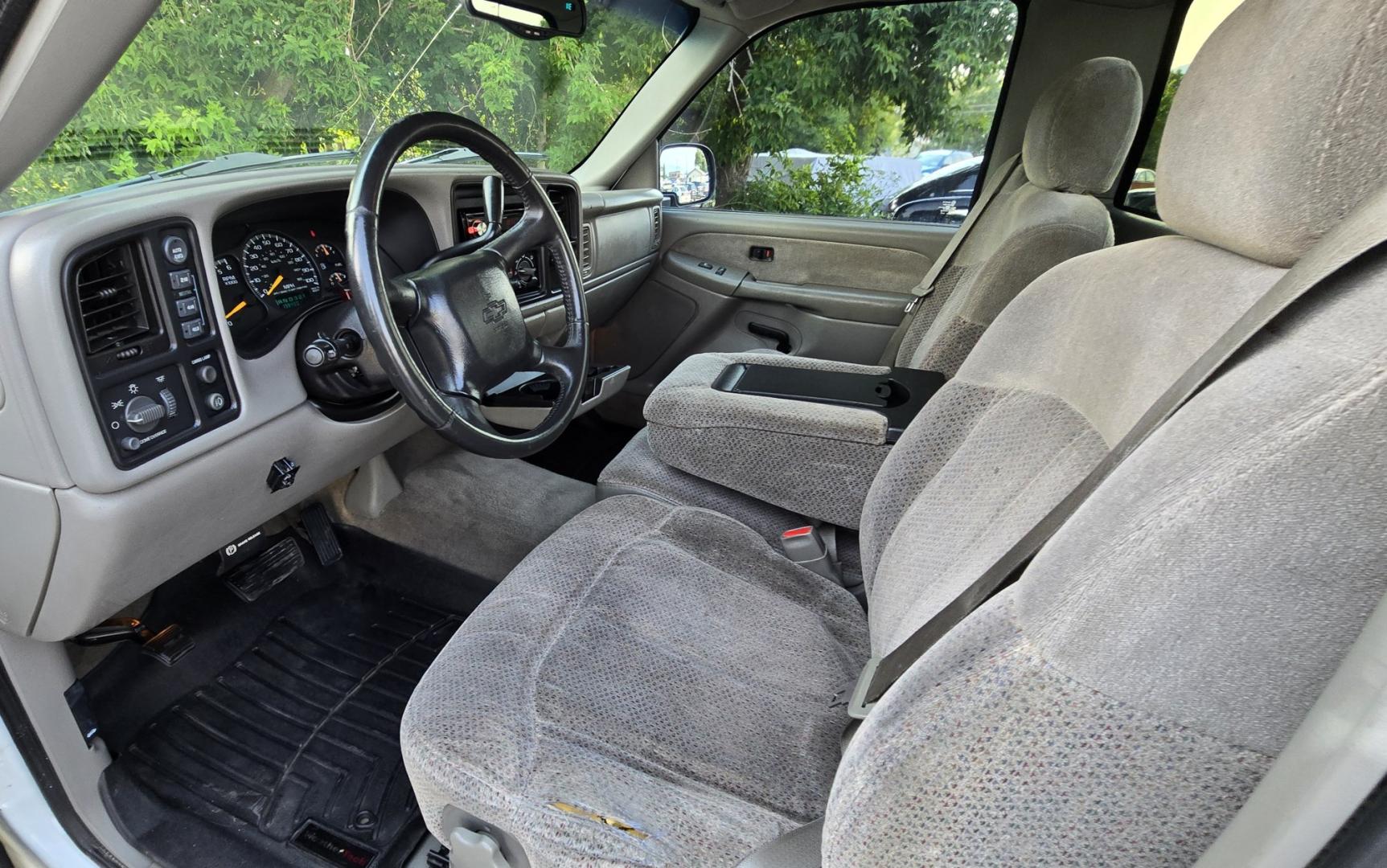 1999 White /Gray Chevrolet Silverado 1500 LS Regular Cab Short Box Stepside (1GCEK14TXXZ) with an 5.3L V8 OHV 16V engine, Automatic transmission, located at 450 N Russell, Missoula, MT, 59801, (406) 543-6600, 46.874496, -114.017433 - Here's a Very Rare Bird. 1/2 Ton Chevy 4WD Short Box Single Cab Stepside, or a Shorty in the 'Car World. 5.3L V8 Engine. Automatic Transmission. Power Windows. Air Conditioning. AM FM CD Player. Set up for Towing. Because of the age, our lenders do not offer financing on this vehicle.- Photo#14