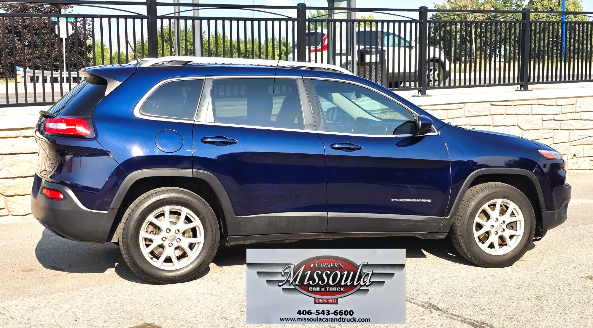 photo of 2015 Jeep Cherokee Latitude 4WD