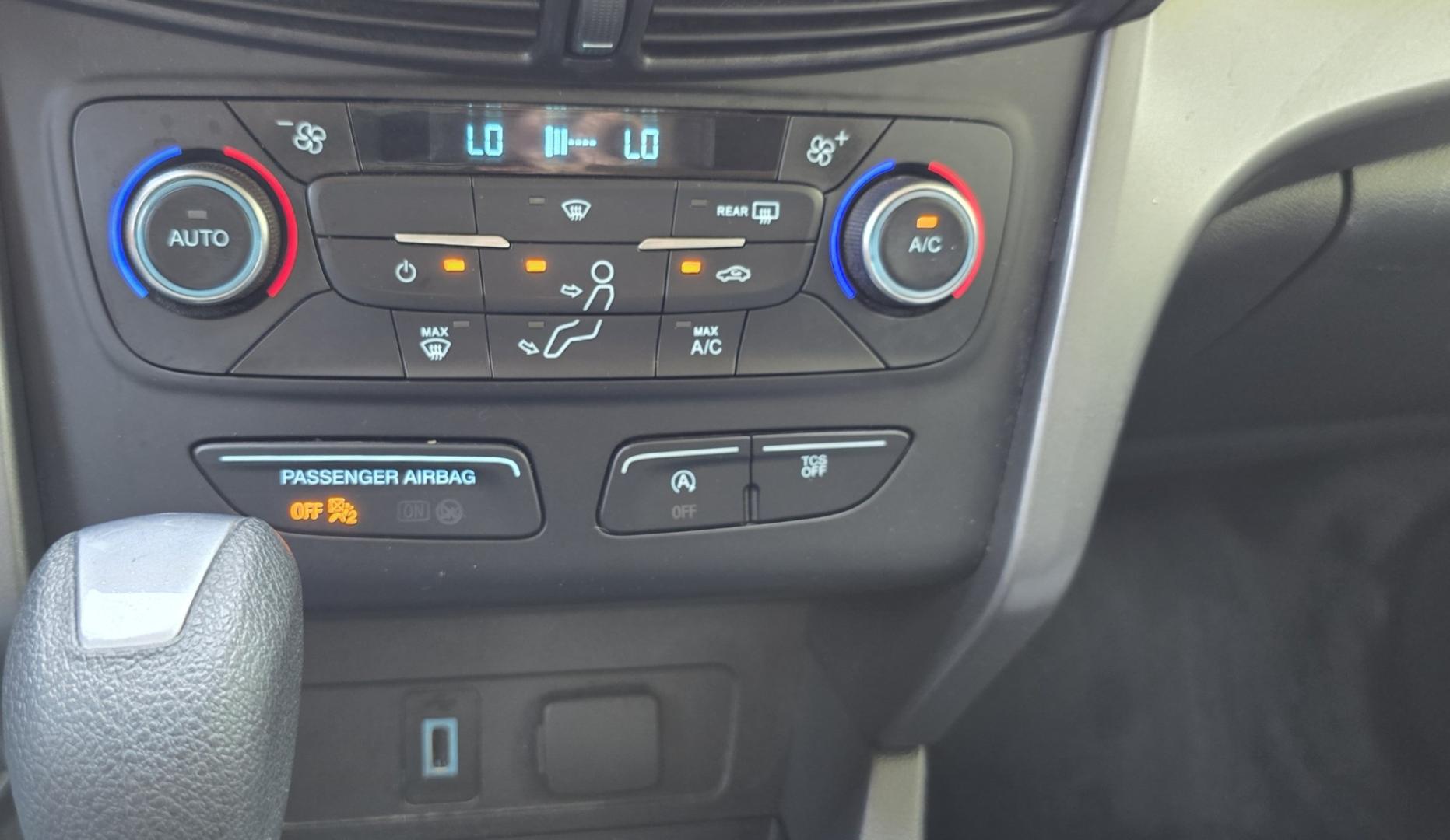 2017 Silver /Grey Ford Escape SE 4WD (1FMCU9GD9HU) with an 1.5L L4 DOHC 16V engine, 6A transmission, located at 450 N Russell, Missoula, MT, 59801, (406) 543-6600, 46.874496, -114.017433- Photo#12