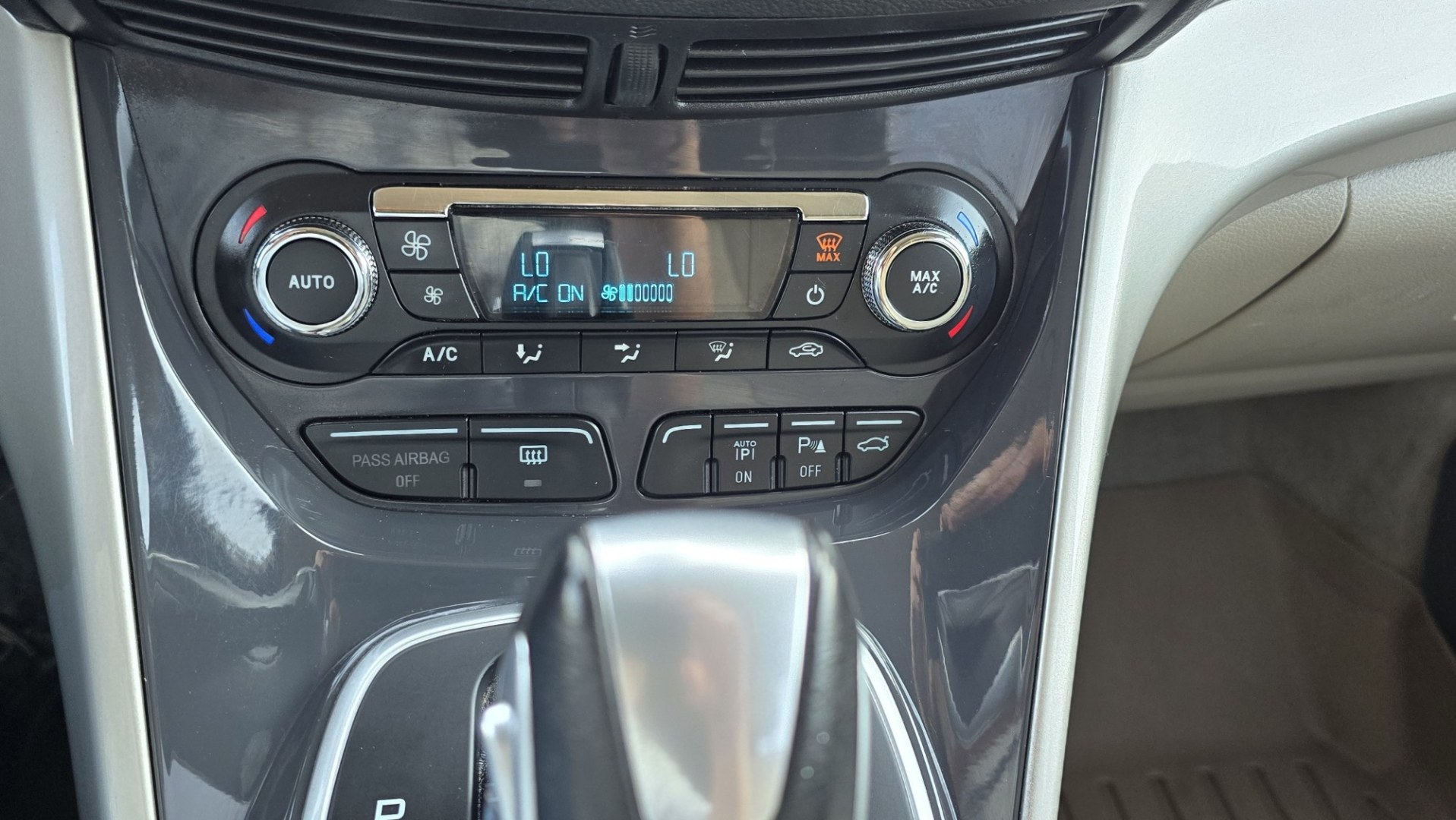 2013 Blue /Tan Ford Escape SEL 4WD (1FMCU9H96DU) with an 2.0L L4 DOHC 16V engine, 6-Speed Automatic transmission, located at 450 N Russell, Missoula, MT, 59801, (406) 543-6600, 46.874496, -114.017433 - Classy Blue Economy Two Owner AWD SUV. 2.0L I4 Engine. 6 Speed Select Shift Automatic Transmission. Navigation. AM FM XM Sync Stereo with CD Player. Bluetooth Audio and Phone Connection. Air Conditioning. Tilt and Telescoping Steering. Backup Camera. Backup Camera. Roof Rack. Towing. Parking Sensors- Photo#11
