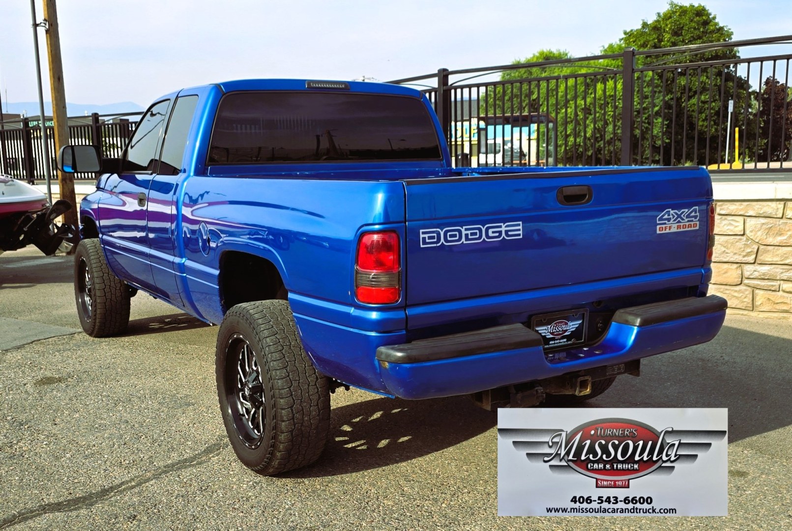 2001 Blue /Gray Dodge Ram 1500 Quad Cab short Bed 4WD (3B7HF13Z21G) with an 5.9L V8 OHV 16V engine, Automatic transmission, located at 450 N Russell, Missoula, MT, 59801, (406) 543-6600, 46.874496, -114.017433 - Nice Shiny Blue 4x4 Dodge with a 360 V8 (5.9L) Automatic Transmission. Nice Fuel Brand Wheels. Air Conditioning. Power Windows and Locks. Cruise Control. Clean Interior. Runs and Drives Great. Ready for you to Chrome Out or leave the way she looks, which is Fantastic.- Photo#4