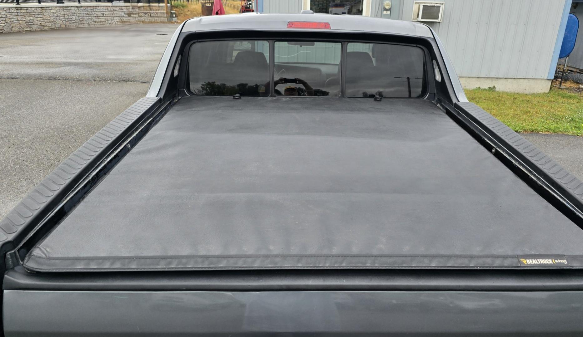 2010 Grey /Black Honda Ridgeline RTL (5FPYK1F58AB) with an 3.5L V6 SOHC 24V engine, 5A transmission, located at 450 N Russell, Missoula, MT, 59801, (406) 543-6600, 46.874496, -114.017433 - Hard to Find AWD Honda Ridgeline. Color is a Gray Green. 3.5L V6 Engine. Leather. Heated Front Seats. Power Sunroof. Power Windows and Locks. Navigation. AM FM XM CD Player. Air Conditioning Blows Cold. Heater Blows Hot. Tilt Steering. Cruise Control. Comfort of a SUV with the Practicality of a Truc- Photo#11