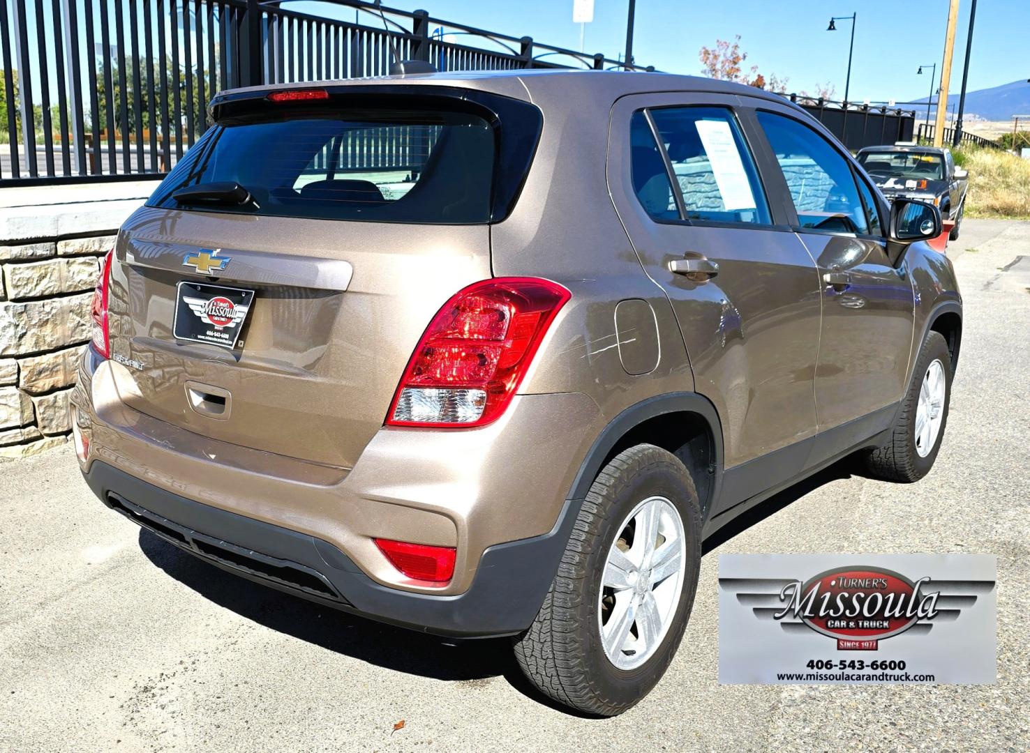2018 Brown /Black Chevrolet Trax LS AWD (3GNCJNSBXJL) with an 1.4L L4 DOHC 16V engine, 6A transmission, located at 450 N Russell, Missoula, MT, 59801, (406) 543-6600, 46.874496, -114.017433 - Clean AWD Low Mile SUV that with get you around in the Winter and save money on Fuel. Economical 1.4L I4 Eco Tec Engine. 6 Speed Automatic Transmission. Air Conditioning. Cruise Control. Power Windows and Locks. Touch Screen Stereo with Bluetooth Audio and Phone Connectivity. Backup Camera. Tires ar- Photo#4