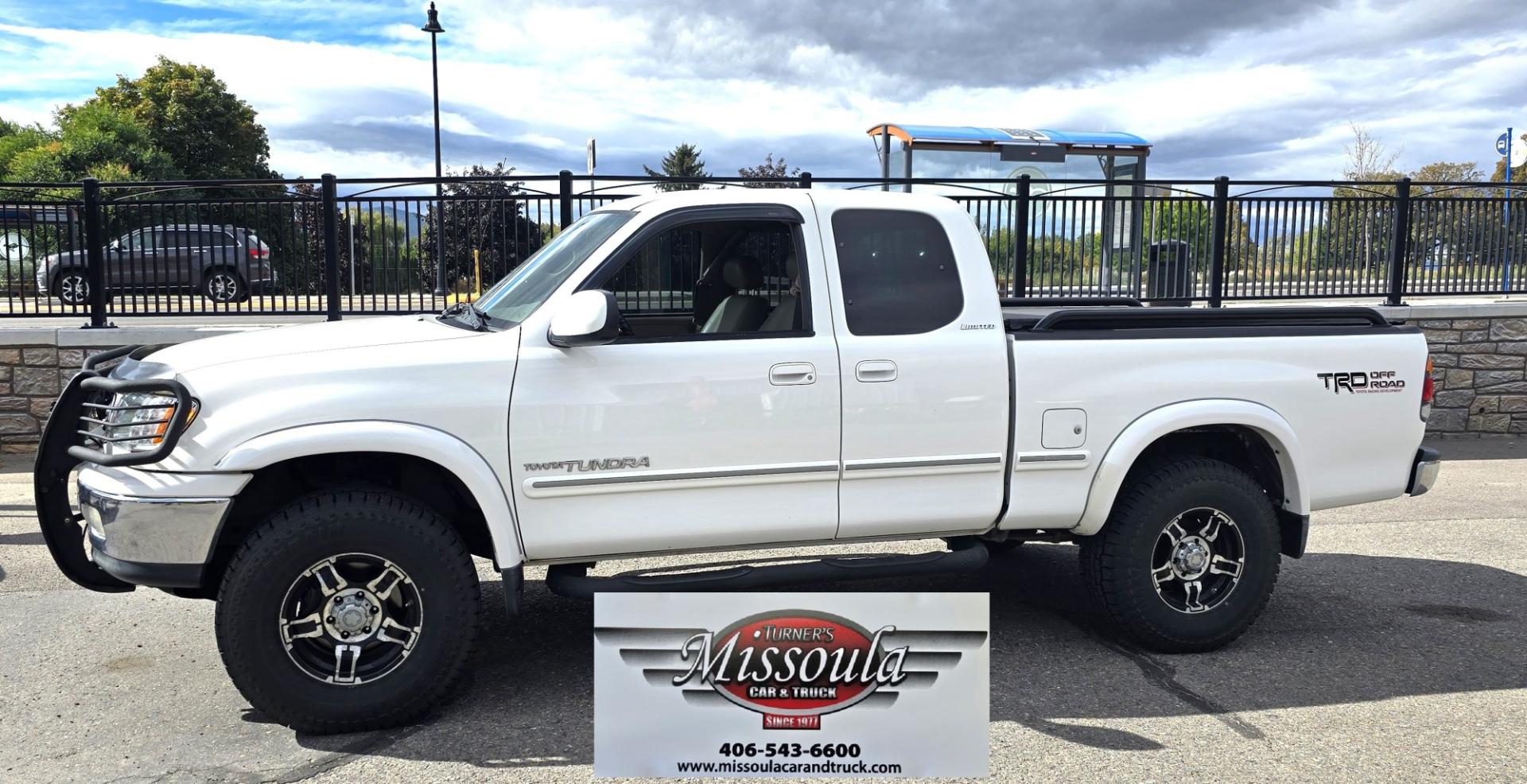 2000 White /Tan Toyota Tundra Limited Access Cab 4WD (5TBBT4811YS) with an 4.7L V8 DOHC 32V engine, 4A OD transmission, located at 450 N Russell, Missoula, MT, 59801, (406) 543-6600, 46.874496, -114.017433 - Treated like it was a member of the family. Immaculately Maintained. Near Bulletproof 4.7L V8 Engine. Automatic Transmission. Four Wheel Drive. Timing Belt was changes at 81K Miles. Air Conditioning. Cruise Control. Brush Guard with Good Flog Lights. Power Windows and Locks. Remote Engine Start. Nic- Photo#2