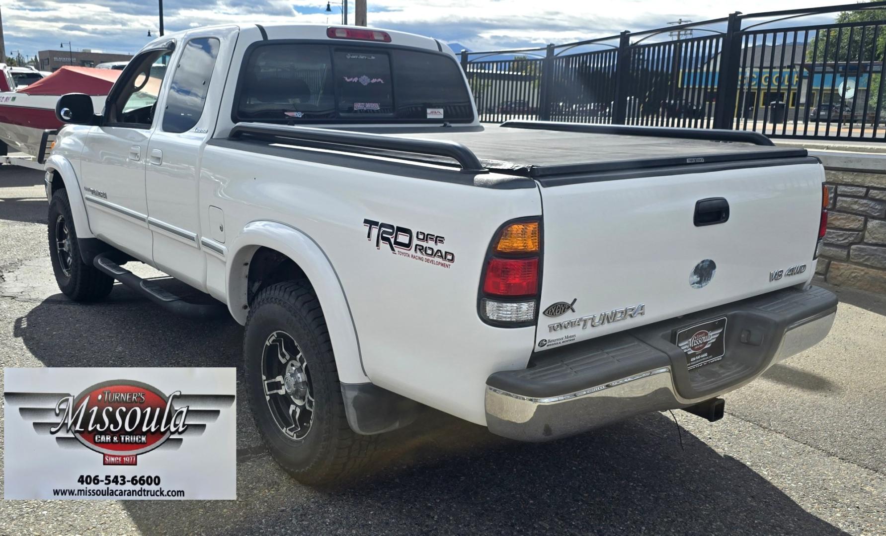 2000 White /Tan Toyota Tundra Limited Access Cab 4WD (5TBBT4811YS) with an 4.7L V8 DOHC 32V engine, 4A OD transmission, located at 450 N Russell, Missoula, MT, 59801, (406) 543-6600, 46.874496, -114.017433 - Treated like it was a member of the family. Immaculately Maintained. Near Bulletproof 4.7L V8 Engine. Automatic Transmission. Four Wheel Drive. Timing Belt was changes at 81K Miles. Air Conditioning. Cruise Control. Brush Guard with Good Flog Lights. Power Windows and Locks. Remote Engine Start. Nic- Photo#8