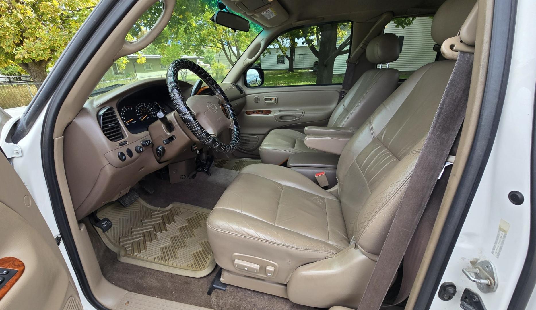 2000 White /Tan Toyota Tundra Limited Access Cab 4WD (5TBBT4811YS) with an 4.7L V8 DOHC 32V engine, 4A OD transmission, located at 450 N Russell, Missoula, MT, 59801, (406) 543-6600, 46.874496, -114.017433 - Treated like it was a member of the family. Immaculately Maintained. Near Bulletproof 4.7L V8 Engine. Automatic Transmission. Four Wheel Drive. Timing Belt was changes at 81K Miles. Air Conditioning. Cruise Control. Brush Guard with Good Flog Lights. Power Windows and Locks. Remote Engine Start. Nic- Photo#14