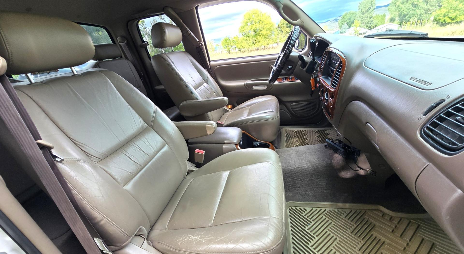 2000 White /Tan Toyota Tundra Limited Access Cab 4WD (5TBBT4811YS) with an 4.7L V8 DOHC 32V engine, 4A OD transmission, located at 450 N Russell, Missoula, MT, 59801, (406) 543-6600, 46.874496, -114.017433 - Treated like it was a member of the family. Immaculately Maintained. Near Bulletproof 4.7L V8 Engine. Automatic Transmission. Four Wheel Drive. Timing Belt was changes at 81K Miles. Air Conditioning. Cruise Control. Brush Guard with Good Flog Lights. Power Windows and Locks. Remote Engine Start. Nic- Photo#16