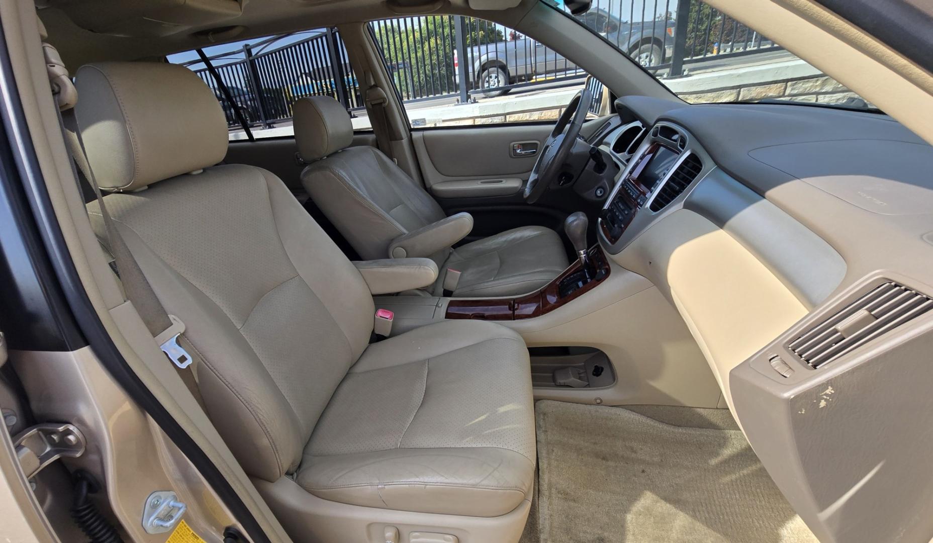 2007 Gold /Tan Toyota Highlander Limited V6 4WD (JTEEP21A970) with an 3.3L V6 DOHC 24V engine, 5A OD transmission, located at 450 N Russell, Missoula, MT, 59801, (406) 543-6600, 46.874496, -114.017433 - Excellent Condition. 2 Owner Toyota Highlander Limited AWD SUV with a Clean Title and Carfax. 3.3L V6 Engine. Automatic Transmission. Excellent Tires. Power Heated Front Seats. Sunroof. Air Conditioning Blows Cold and Heater Blow Hot. Cruise Control. Tilt Steering. Running Boards AM FM CD- Photo#12